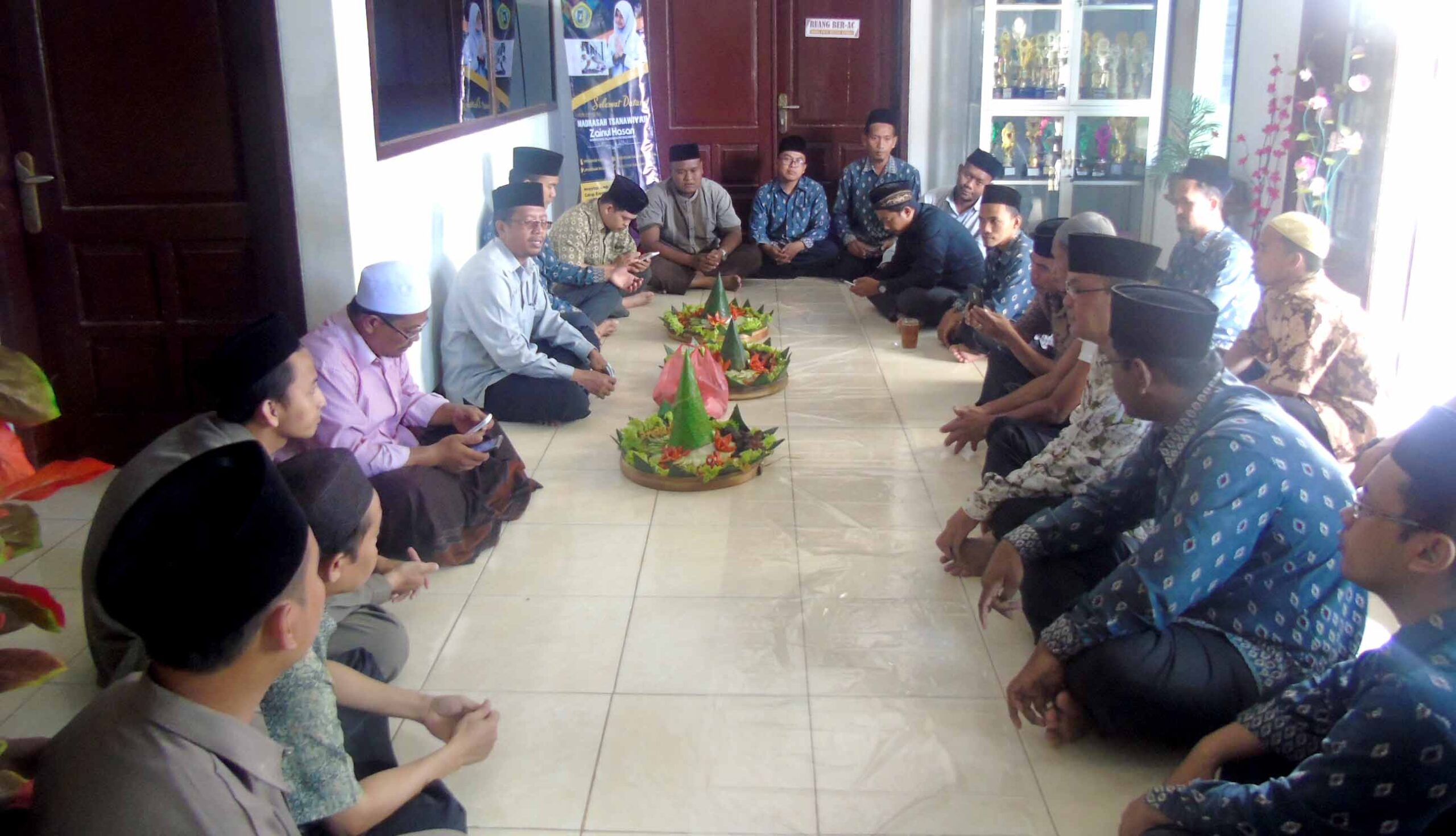 Gelar Doa Bersama Sambut Hari Penerimaan Peserta Didik Baru